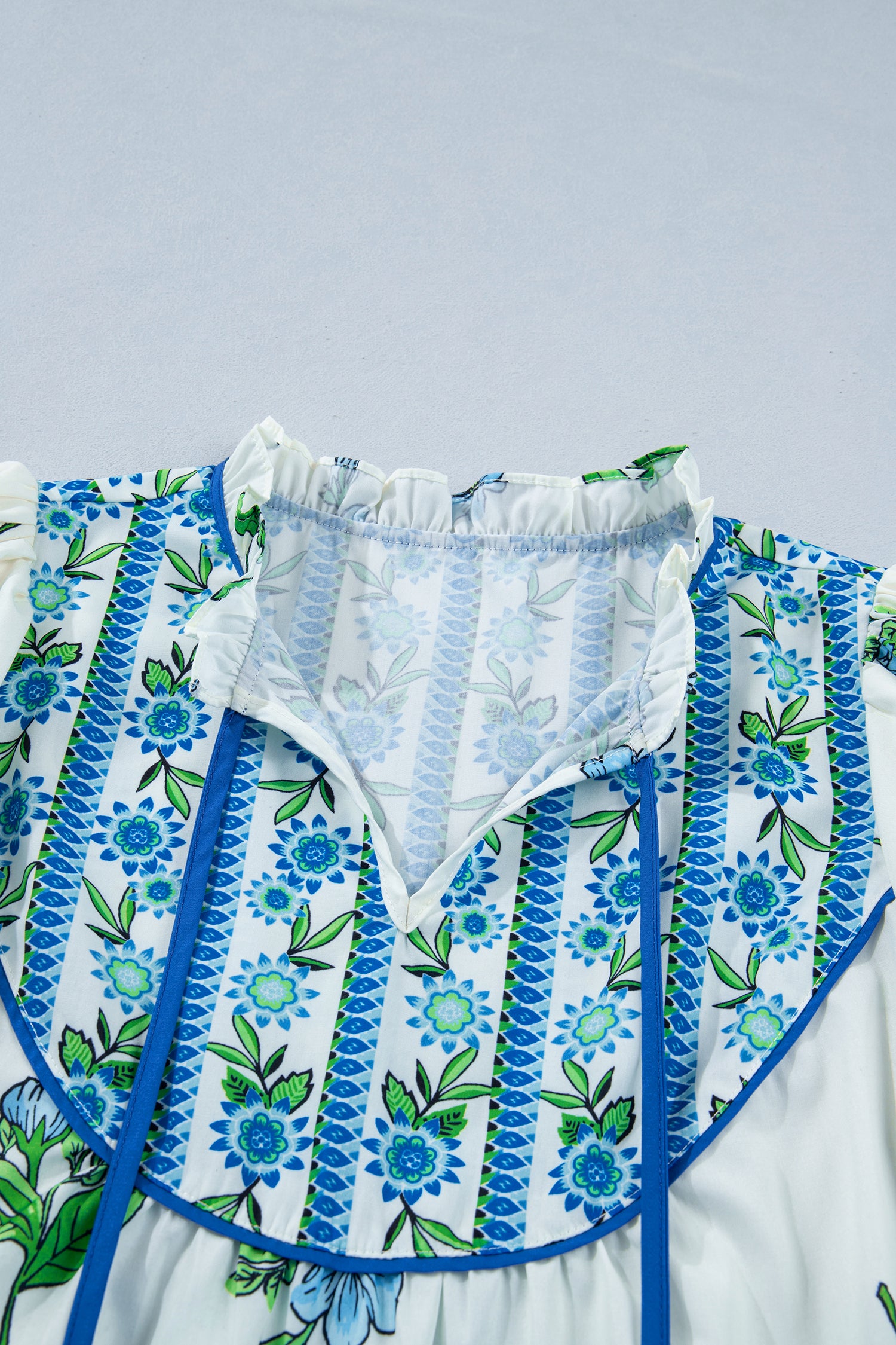 White Floral Contrast Trim Tie Neck Puff Sleeve Blouse