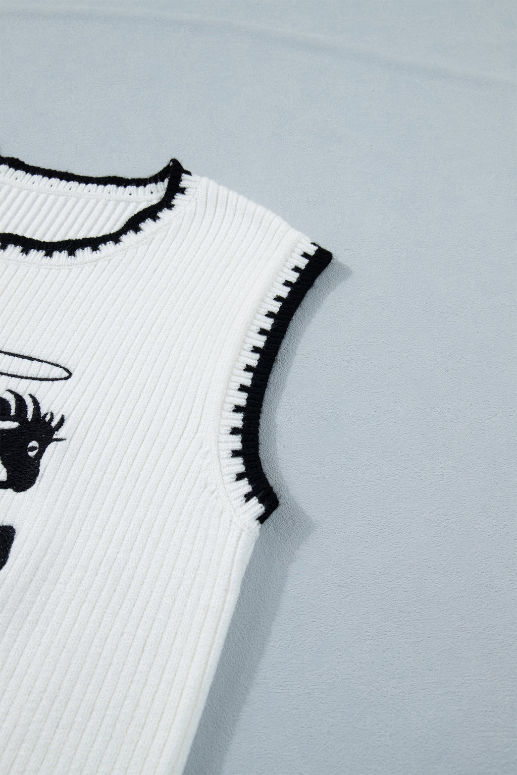 Women's White Rodeo Cowboy Contrast Trim Round Neck Sweater Vest at LivelyLooks