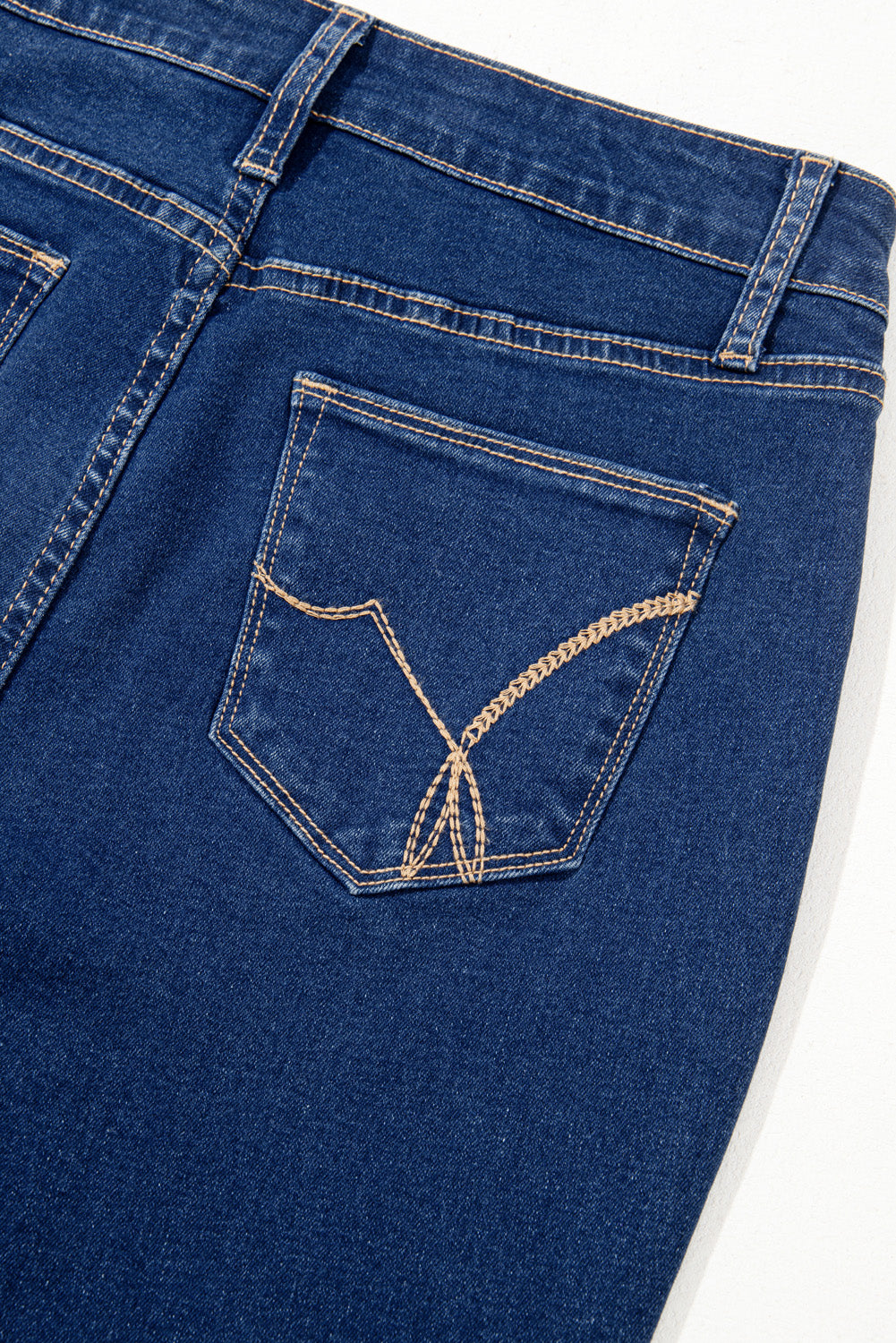 Women's Women's Deep Wash Straight Jeans Centre Seam Detail Sizes 4-16 at LivelyLooks
