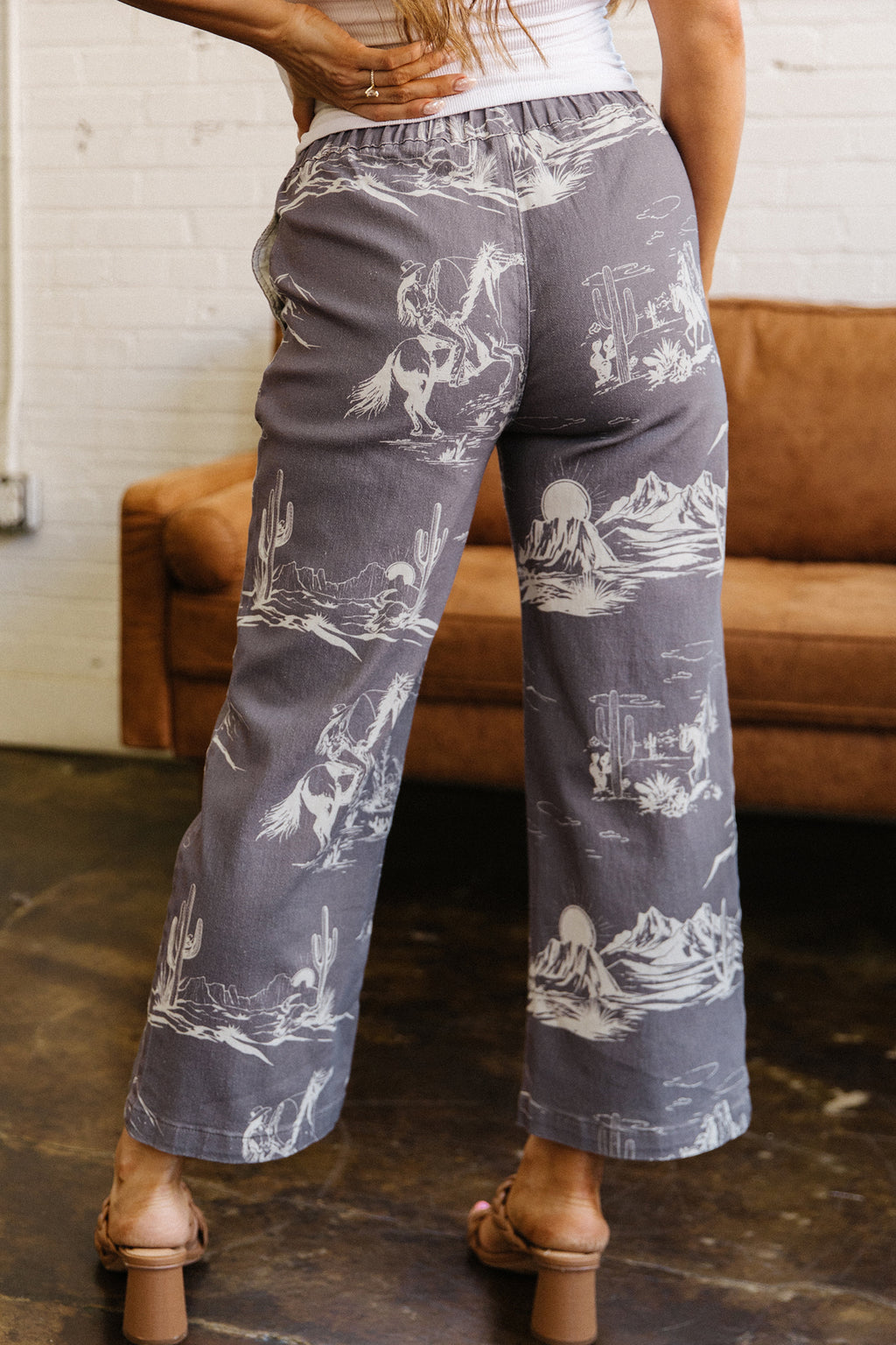 Women's Grey Wild West Print Straight Leg Jeans Elastic Waist UK 4-16