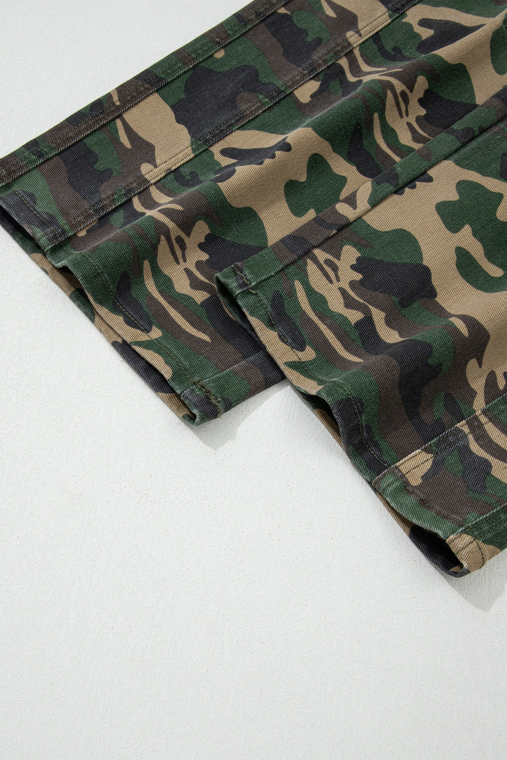 Green Camouflage Print Drawstring Patch Pocket Ankle Jeans