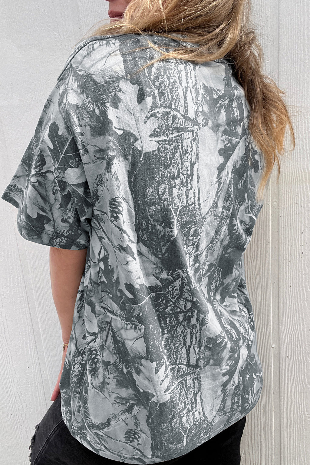 Beige & Pink Camo Love Like Jesus Graphic Casual Tee