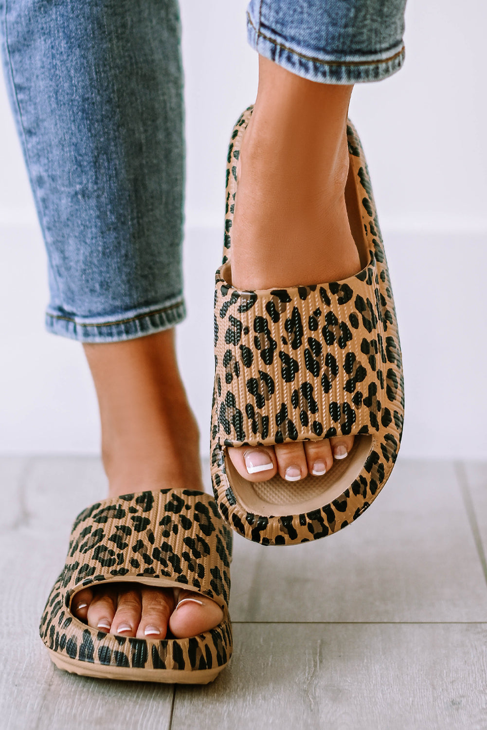LivelyLooks Thick Sole Slip-On Sandals Sliders Black Pink Leopard Print EU36-43 women's fashion