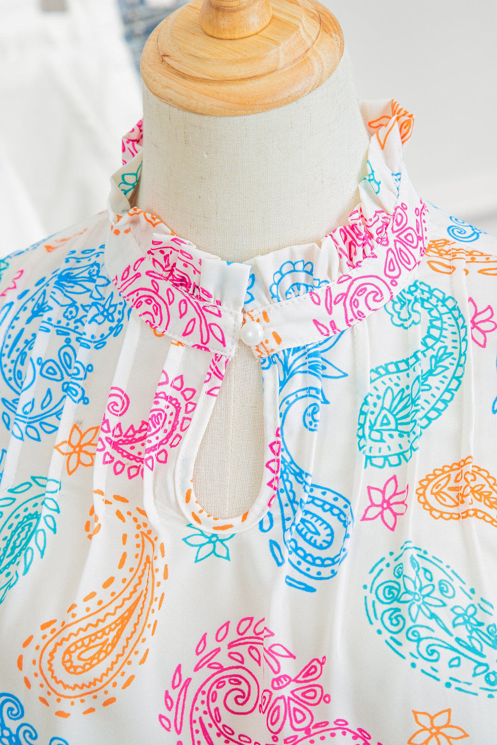 Women's Multicolour Vibrant Paisley Print Keyhole Puff Sleeve Blouse at LivelyLooks