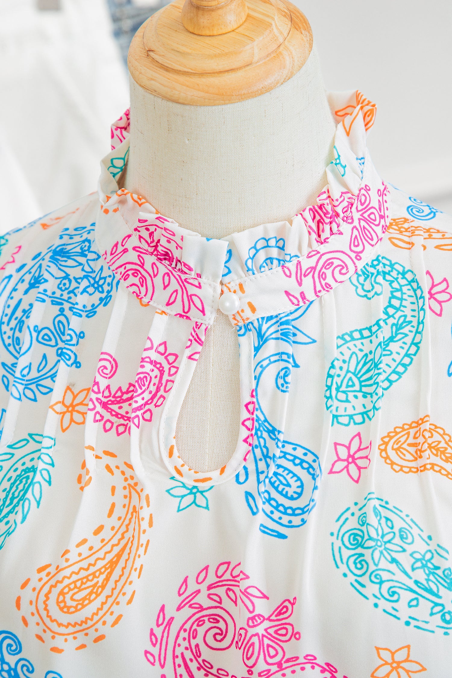 Women's Multicolour Vibrant Paisley Print Keyhole Puff Sleeve Blouse at LivelyLooks