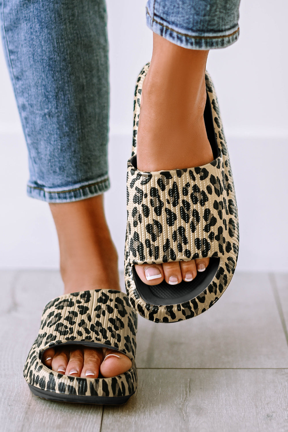 LivelyLooks Thick Sole Slip-On Sandals Sliders Black Pink Leopard Print EU36-43 women's fashion