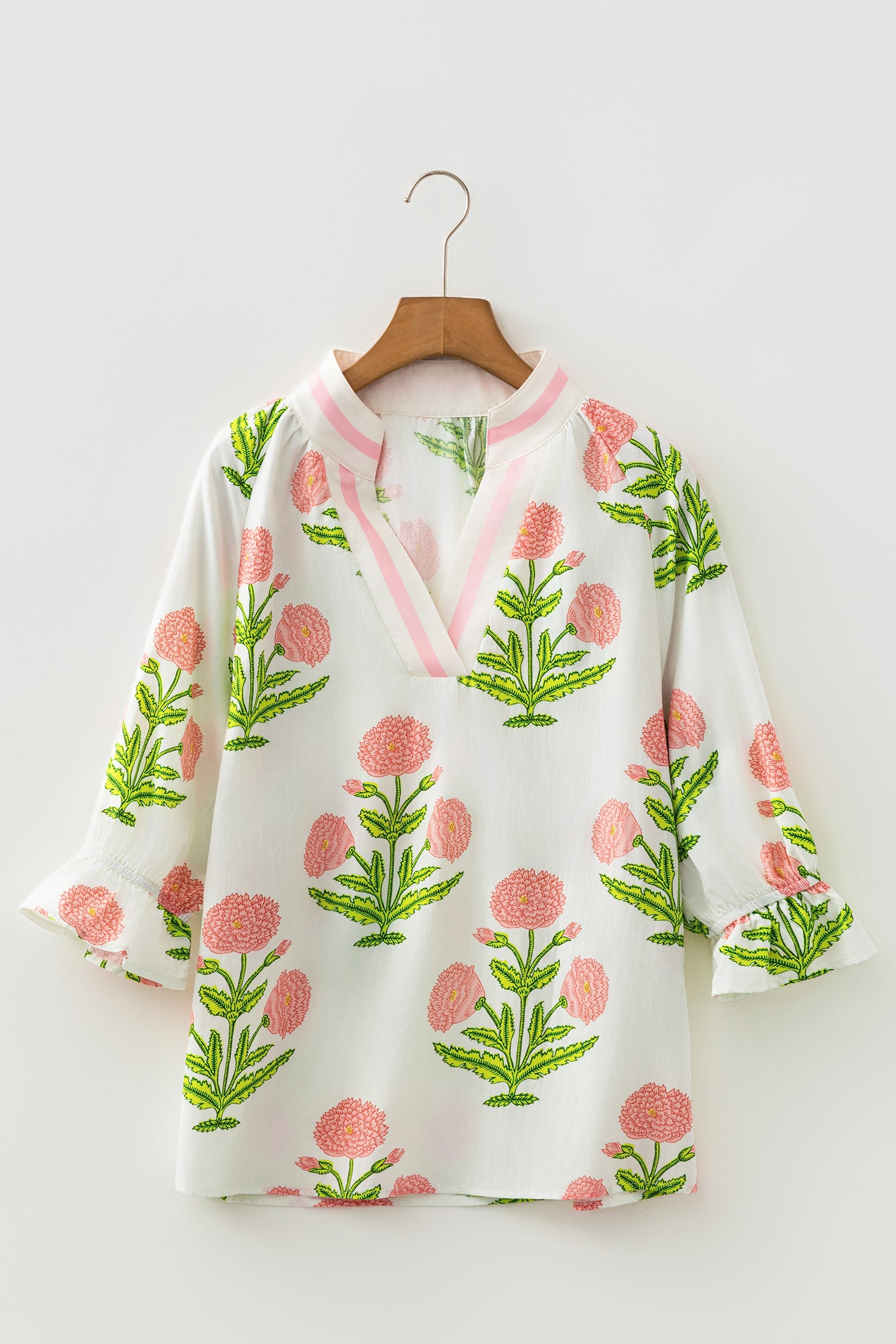Women's Green Casual Wild Flower Print V Neck 3/4 Sleeve Blouse at LivelyLooks