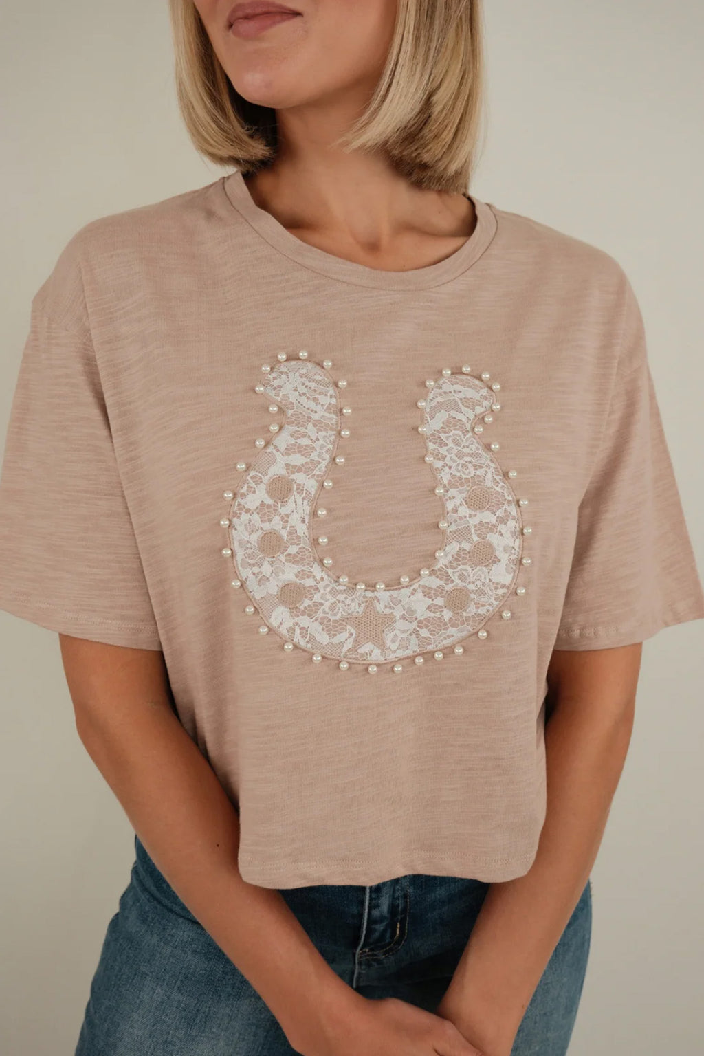 Beige Lace Pearl Bead Horseshoe Graphic Western T-Shirt