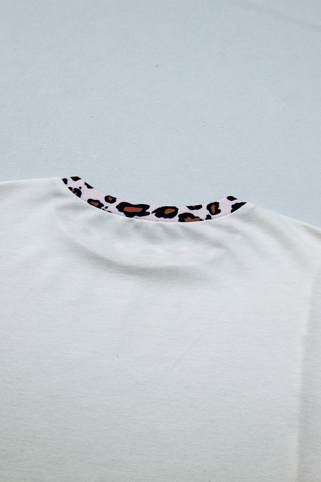LivelyLooks White Ribbed Leopard Patchwork Uneven Hem T-Shirt women's fashion