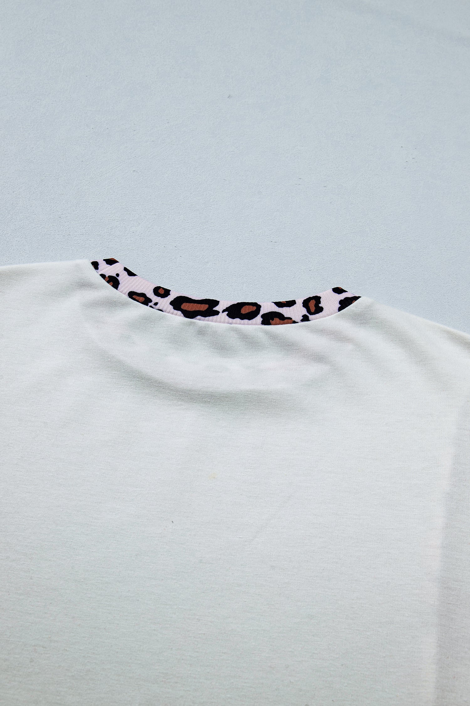 LivelyLooks White Ribbed Leopard Patchwork Uneven Hem T-Shirt women's fashion