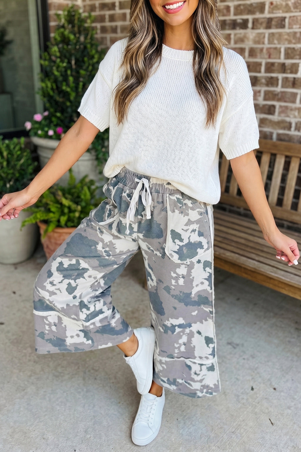 LivelyLooks Brown Camouflage Print Contrast Lace-up Raw Edge Pocketed Loose Trousers Cargo Pants women's fashion