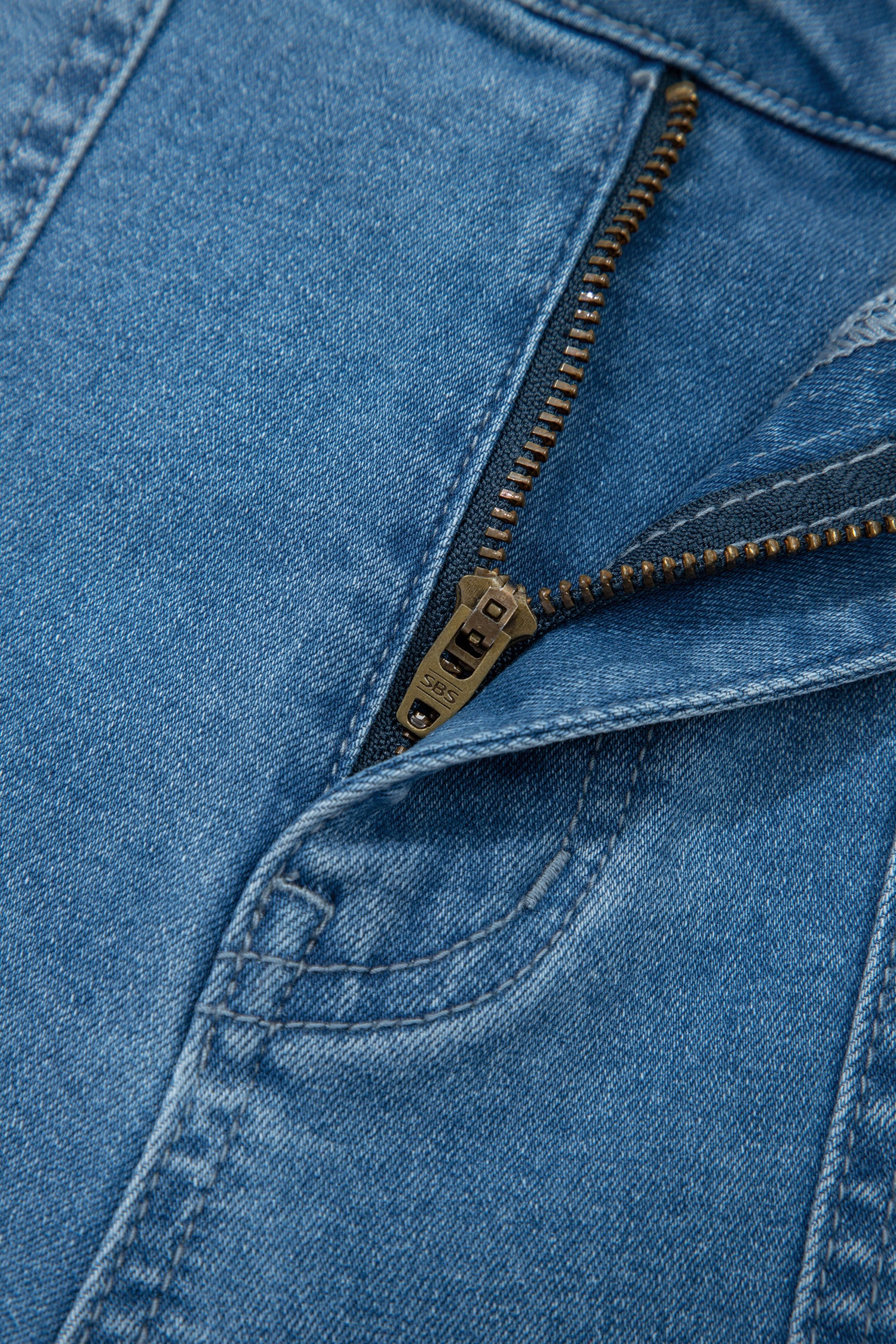 Women's Women's Retro Washed Loose Jeans Patch Pocket 2 Colours Sizes 4-16 at LivelyLooks