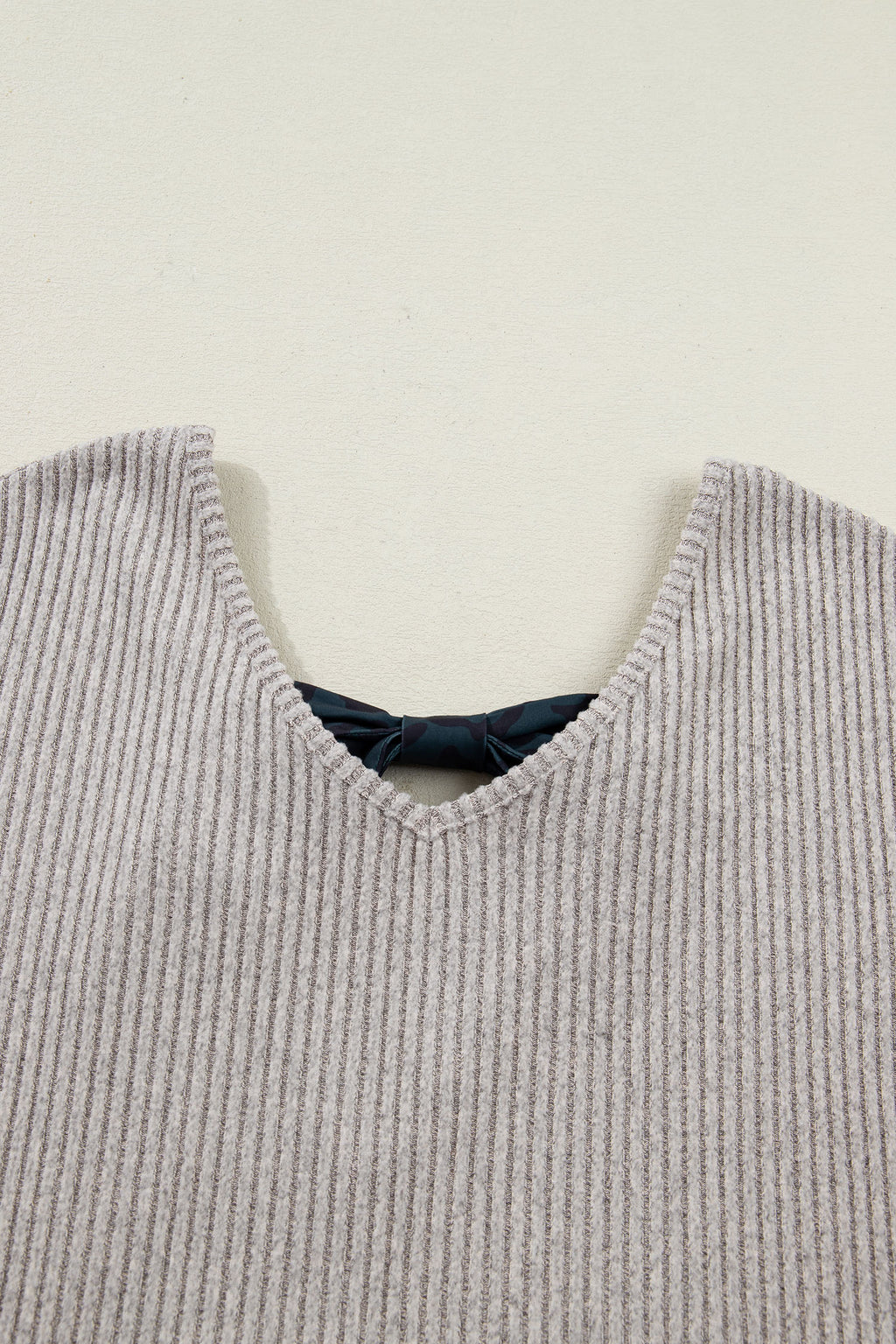 Ribbed V Neck Bow Back Drop Shoulder Long Sleeve Top | Red & Taupe