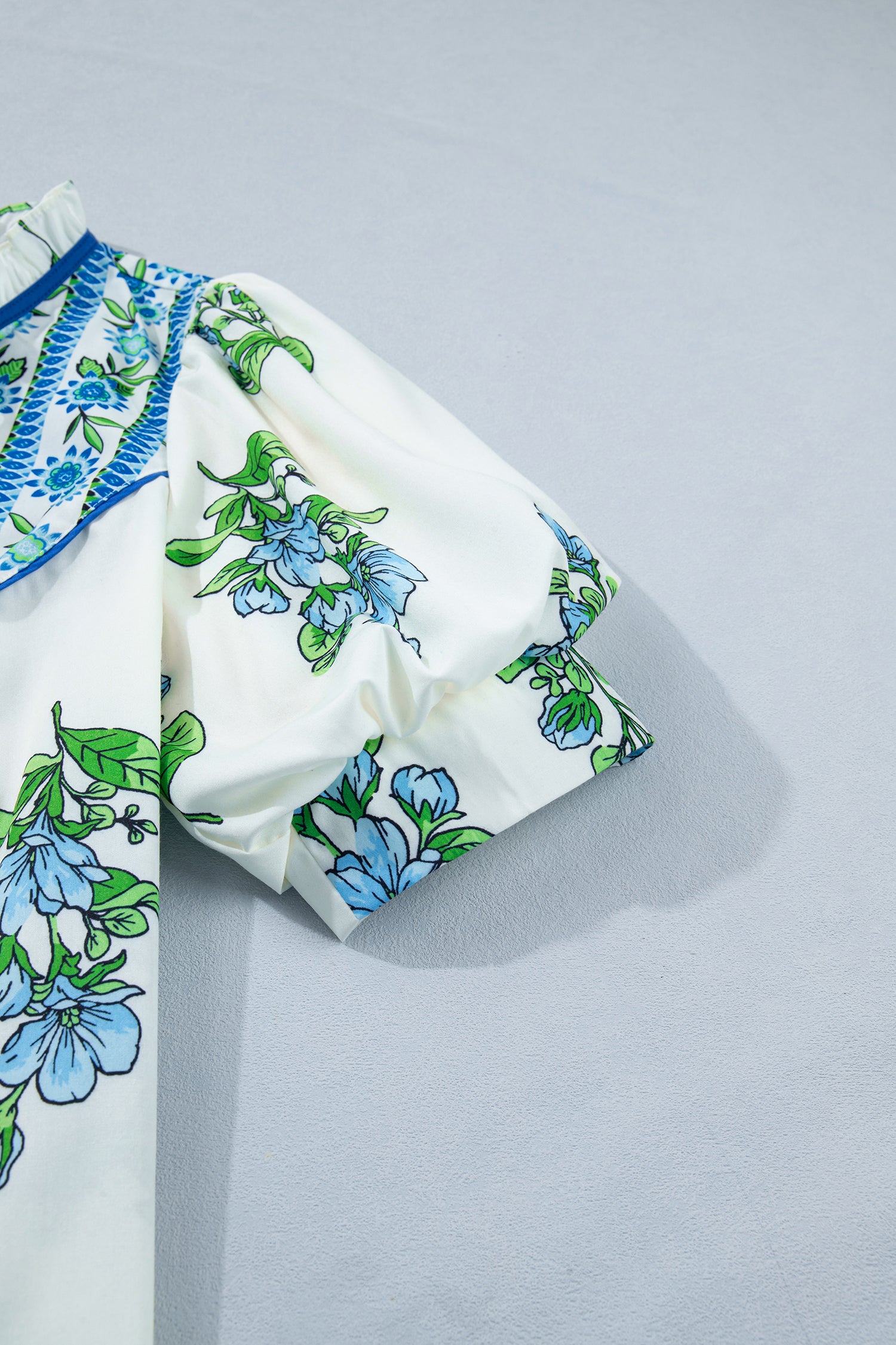 White Floral Contrast Trim Tie Neck Puff Sleeve Blouse