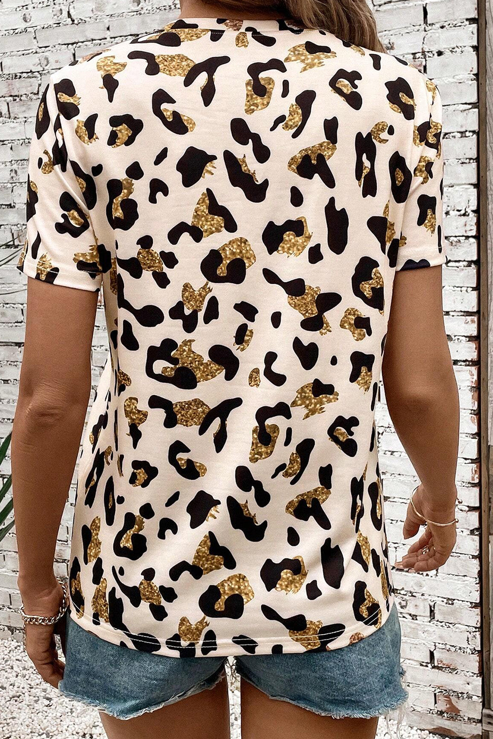 LivelyLooks Leopard Print Round Neck Casual T-Shirt women's fashion