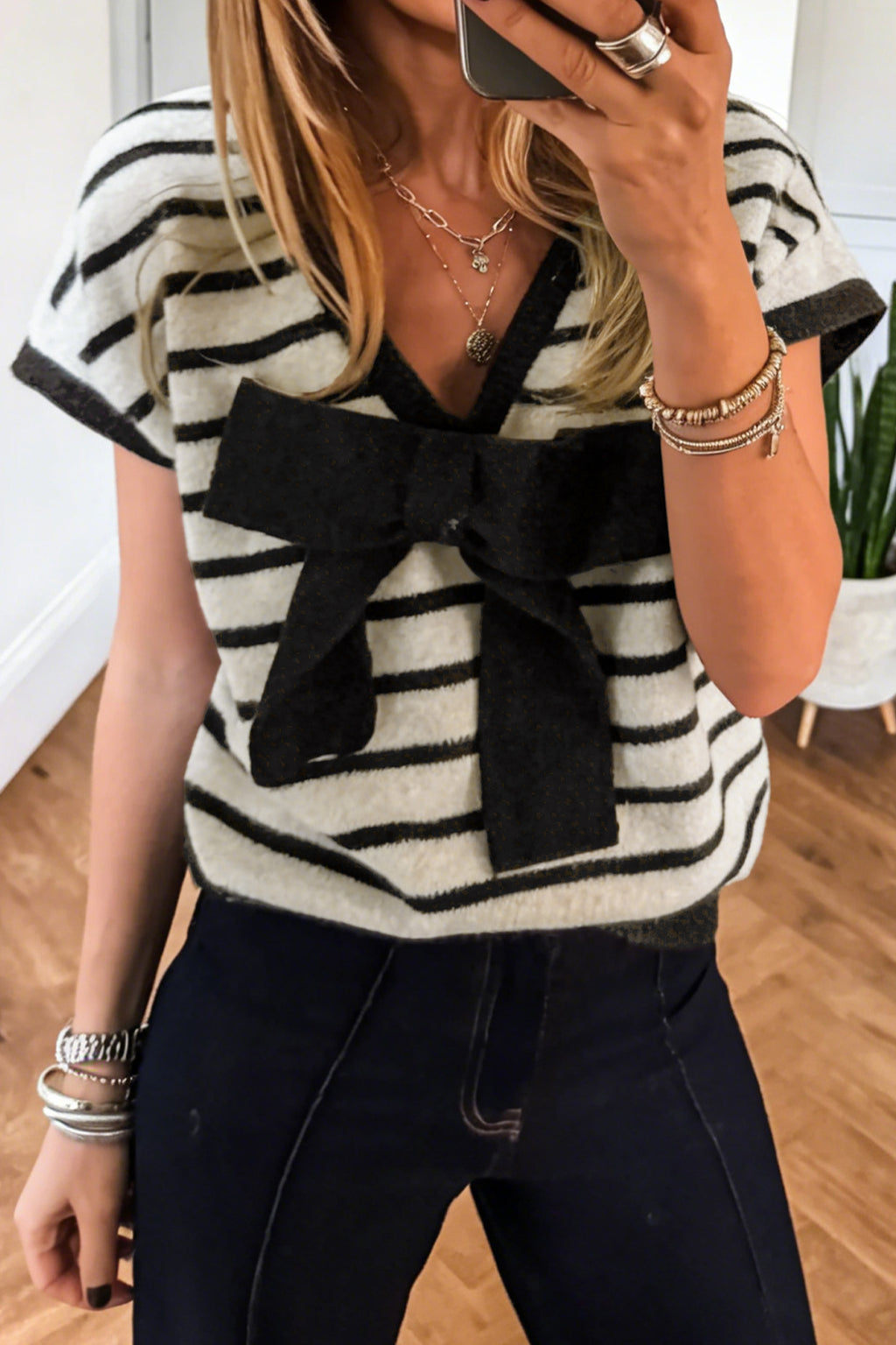 Women's Black Stripe Bow Applique Short Sleeve Sweater at LivelyLooks