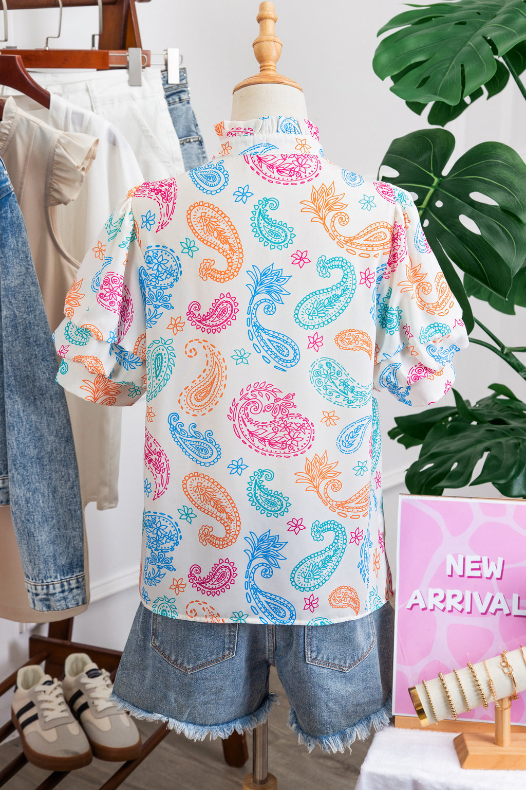 Women's Multicolour Vibrant Paisley Print Keyhole Puff Sleeve Blouse at LivelyLooks