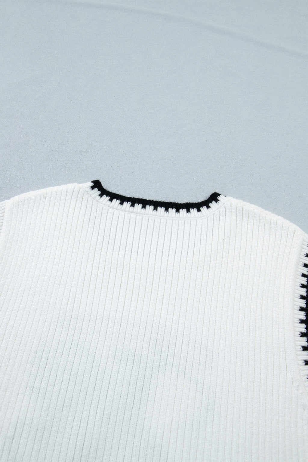 Women's White Rodeo Cowboy Contrast Trim Round Neck Sweater Vest at LivelyLooks