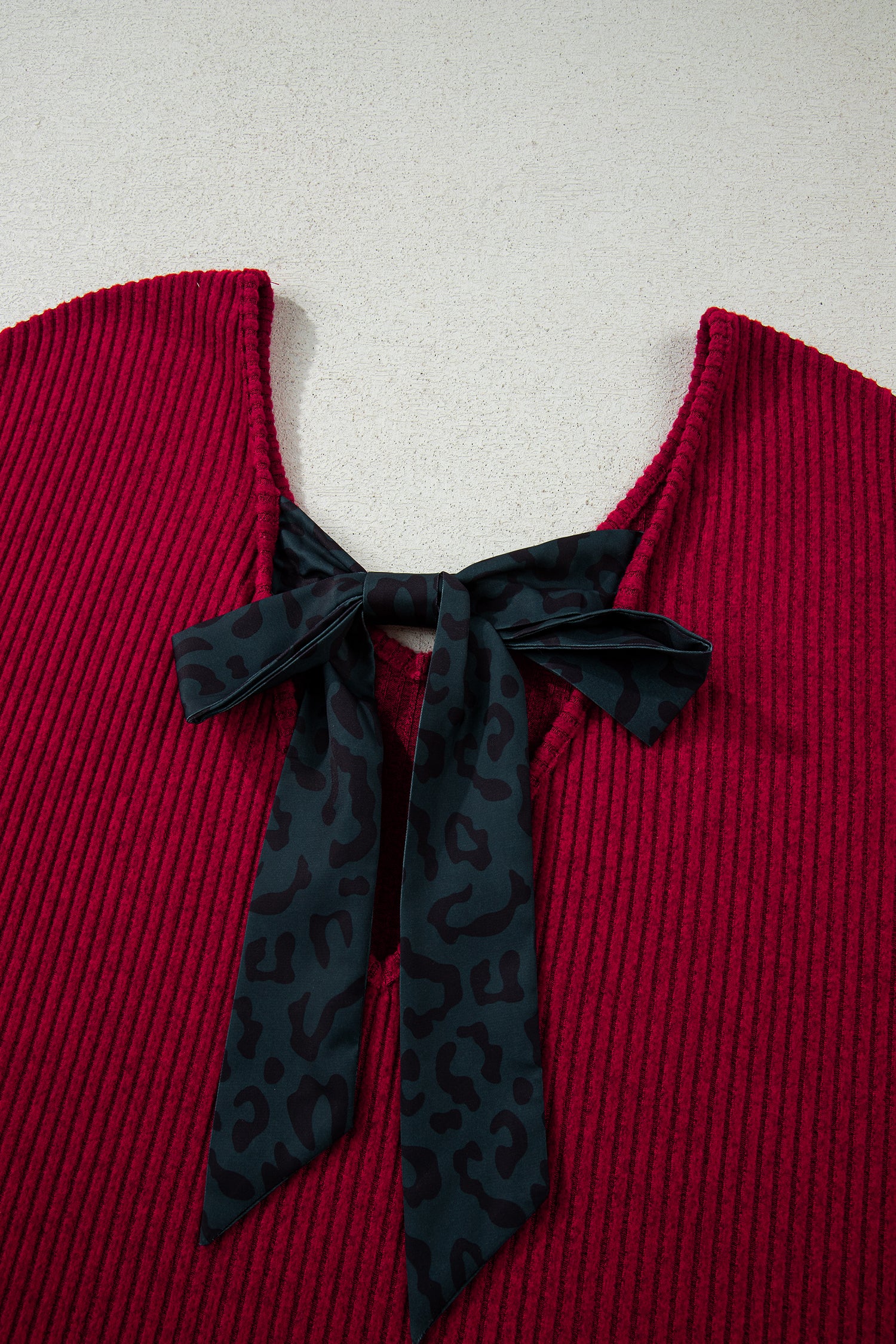 Ribbed V Neck Bow Back Drop Shoulder Long Sleeve Top | Red & Taupe