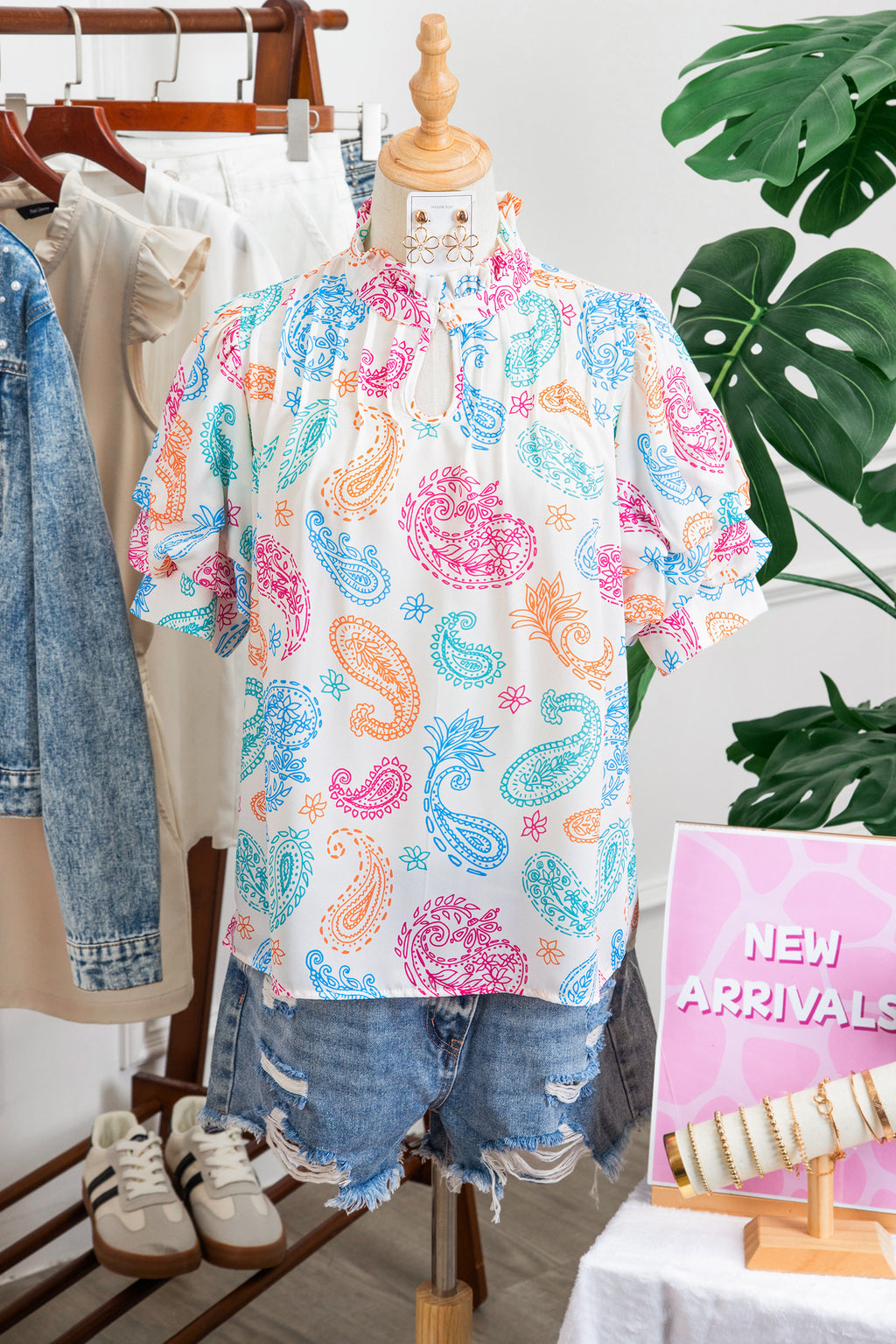 Women's Multicolour Vibrant Paisley Print Keyhole Puff Sleeve Blouse at LivelyLooks