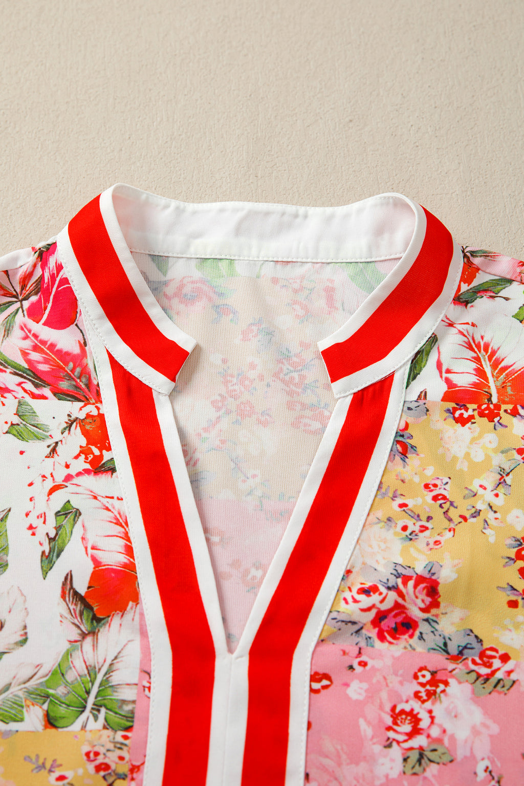 Women's Pink Contrast Collared V Neck Short Sleeve Floral Blouse at LivelyLooks
