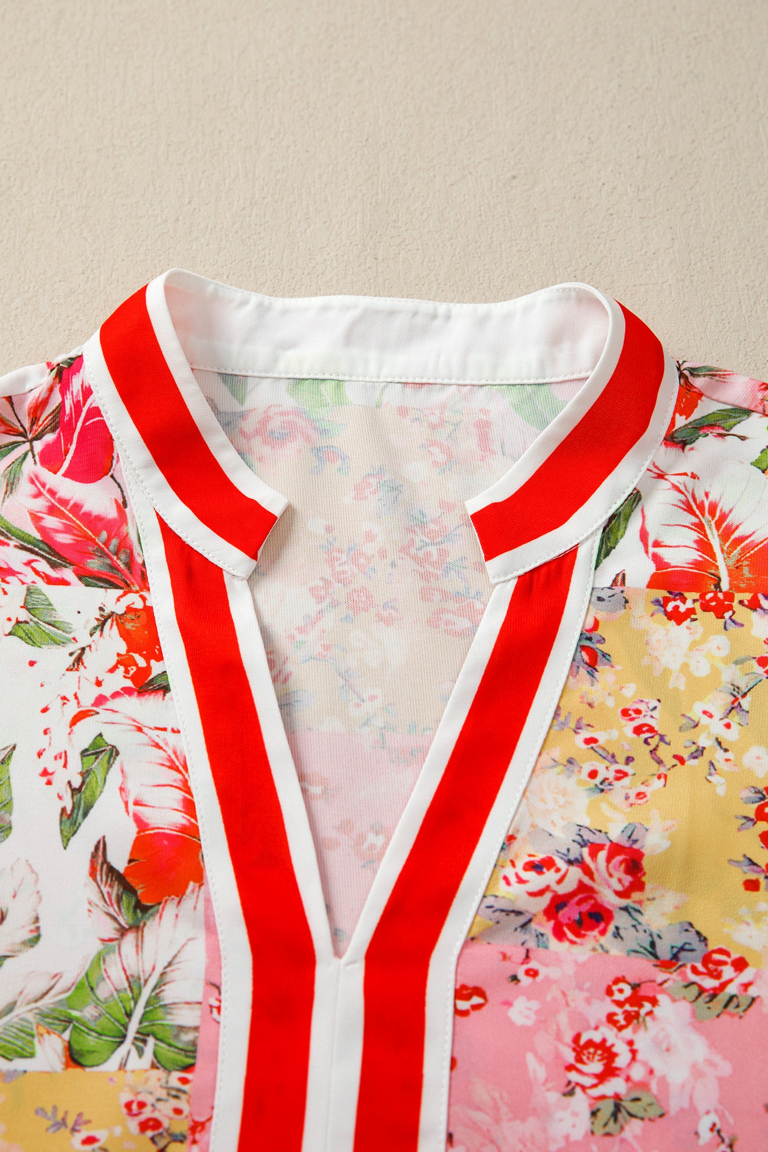 Women's Pink Contrast Collared V Neck Short Sleeve Floral Blouse at LivelyLooks