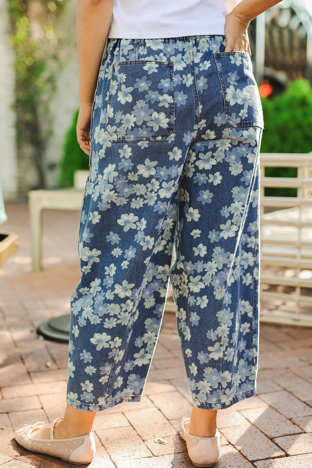 Women's Sky Blue Dainty Floral Print Drawstring Barrel Jeans at LivelyLooks