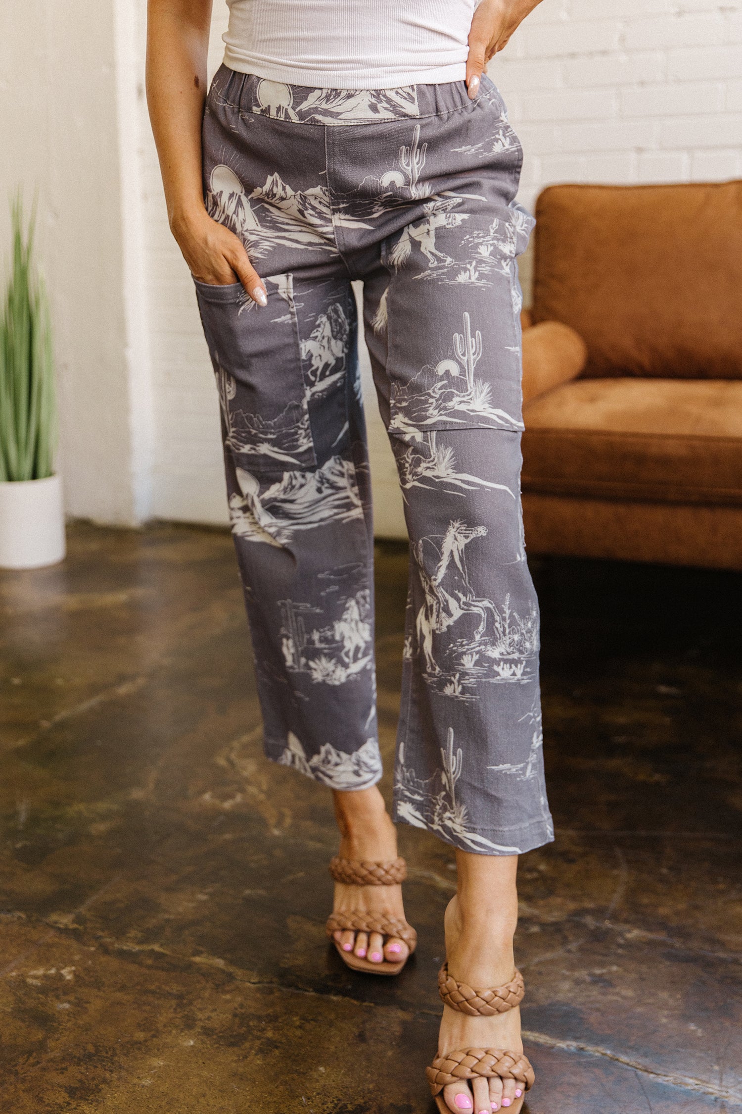 Women's Grey Wild West Print Straight Leg Jeans Elastic Waist UK 4-16