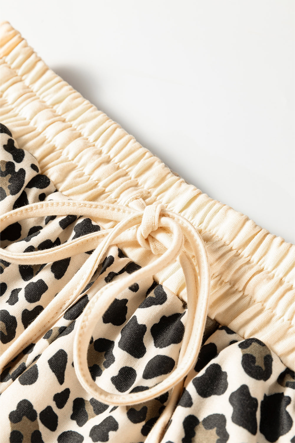 Brown Leopard Contrast Trim Pullover & Drawstring Shorts Set