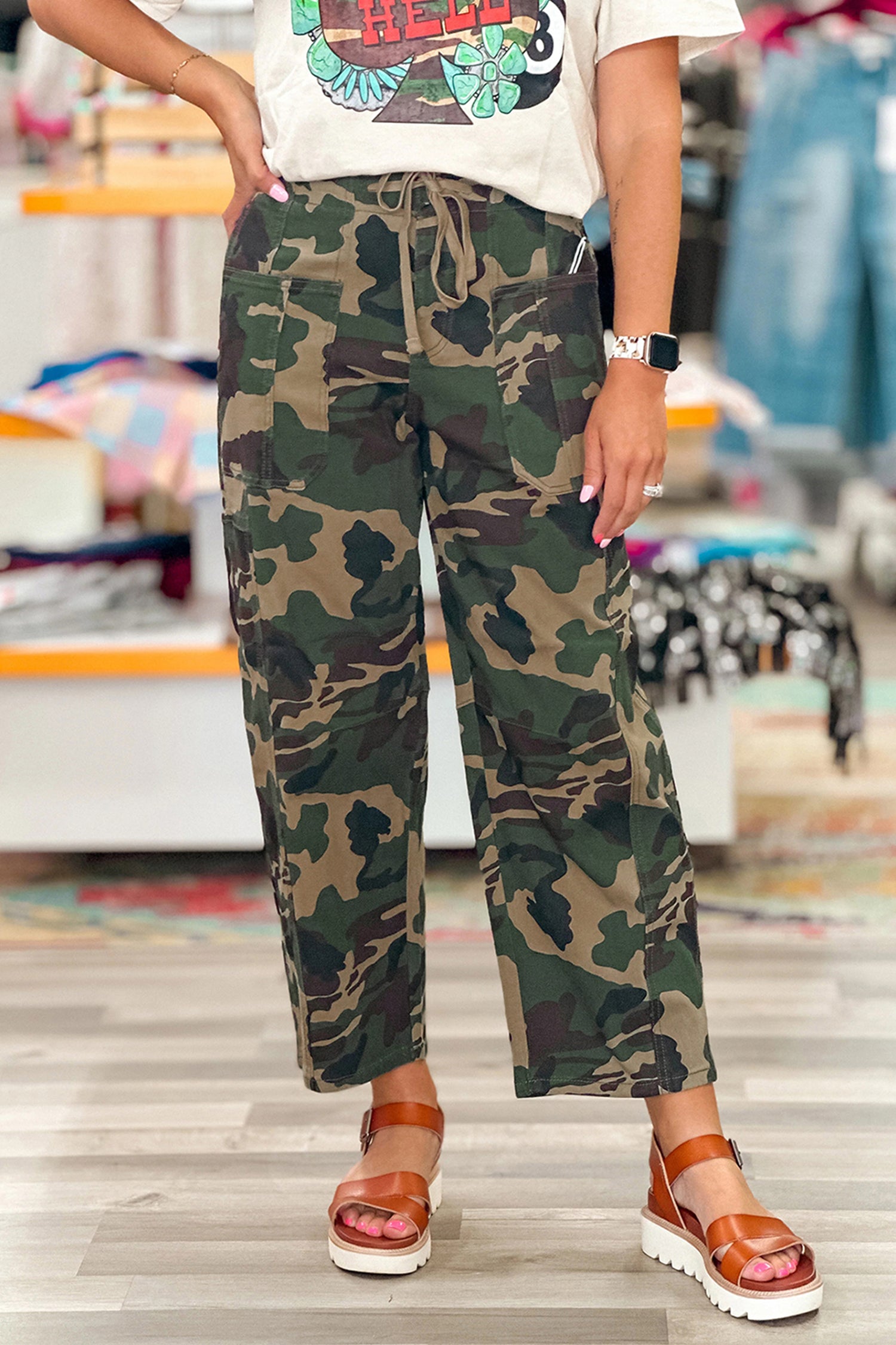Green Camouflage Print Drawstring Patch Pocket Ankle Jeans