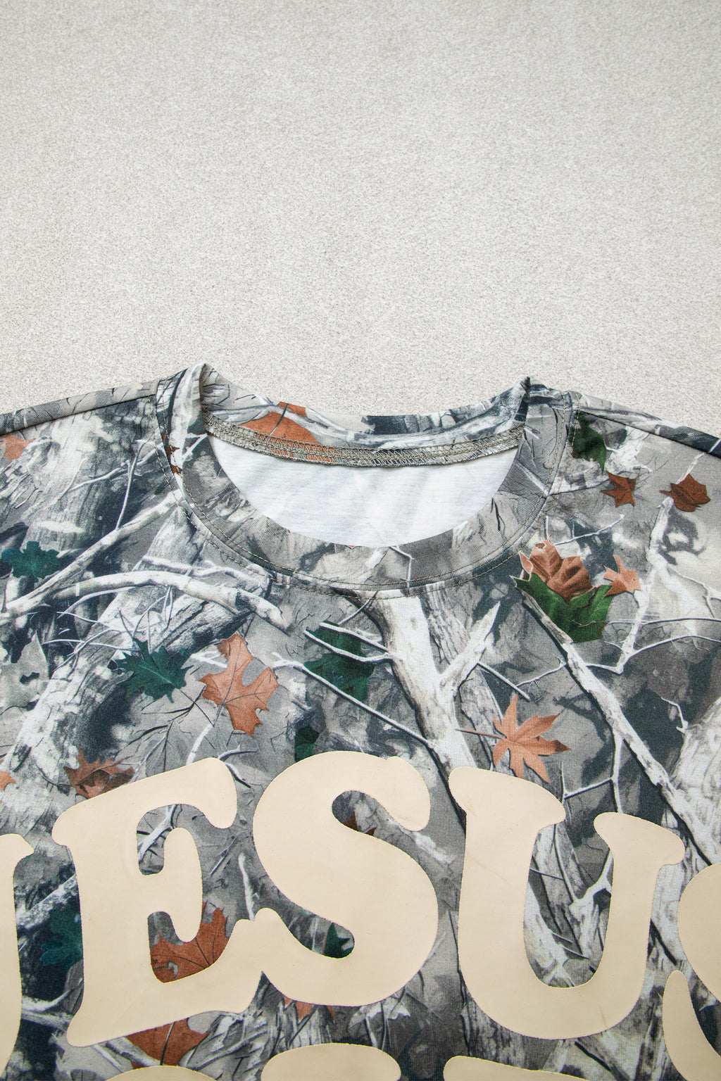 Beige & Pink Camo Love Like Jesus Graphic Casual Tee