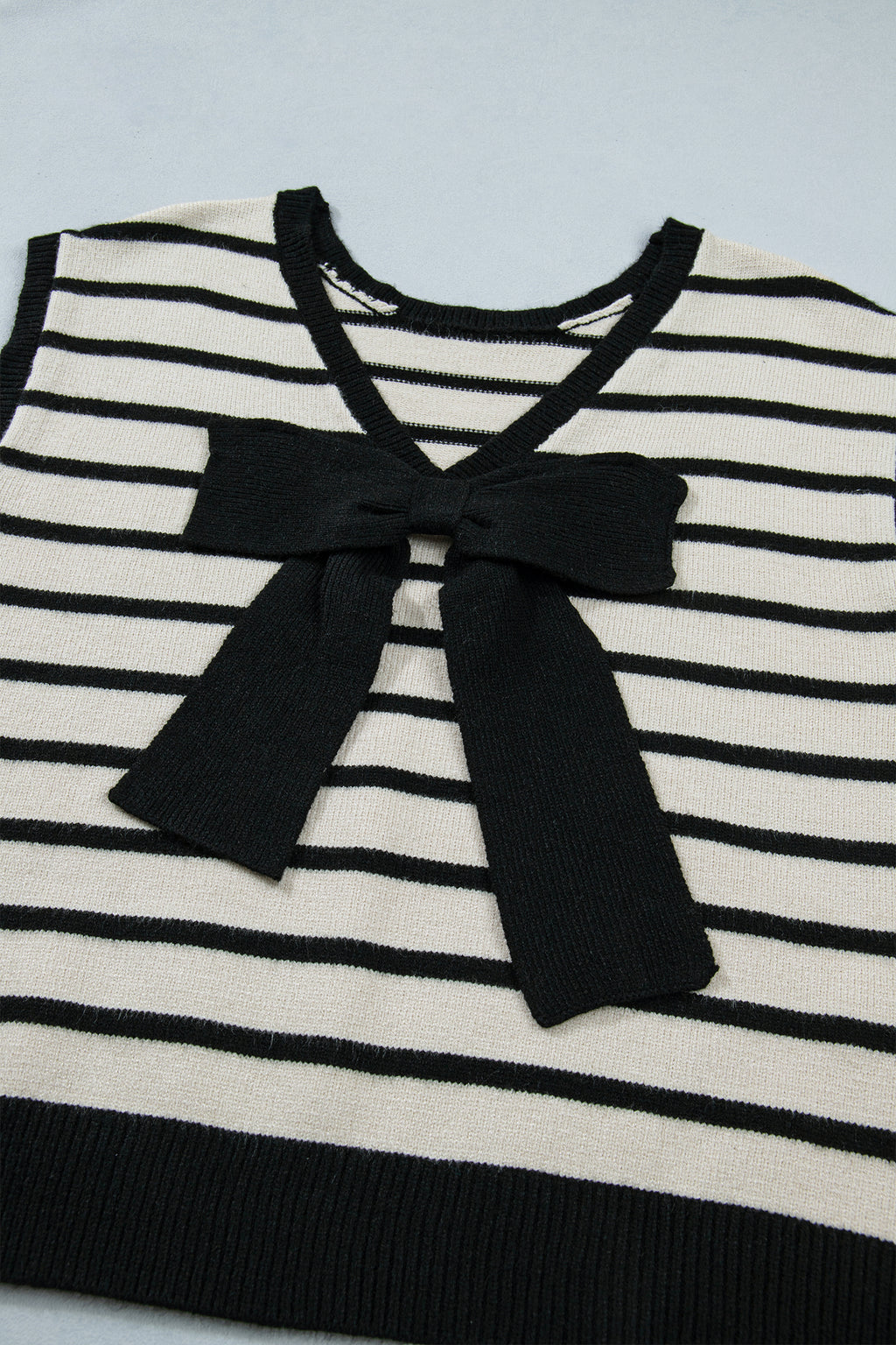 Women's Black Stripe Bow Applique Short Sleeve Sweater at LivelyLooks