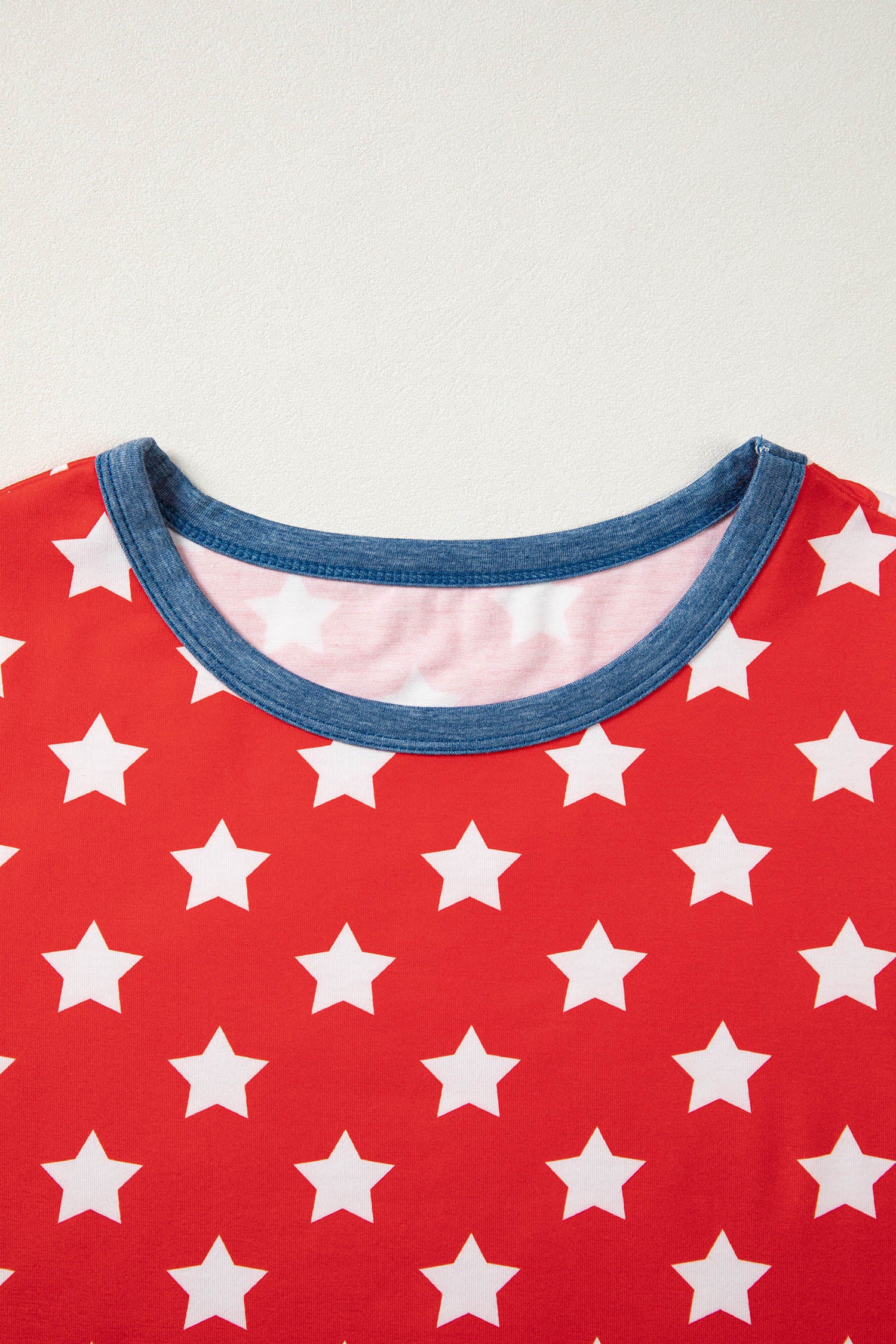 Women's Red Stars Print Colorblock Binding Tape Collar Cuff Viscose Tunic Top at LivelyLooks
