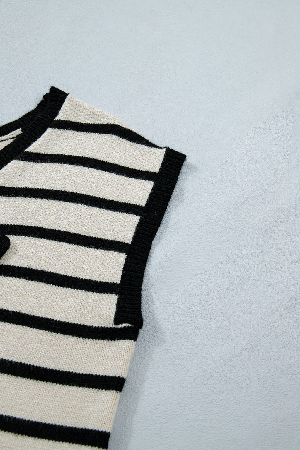 Women's Black Stripe Bow Applique Short Sleeve Sweater at LivelyLooks