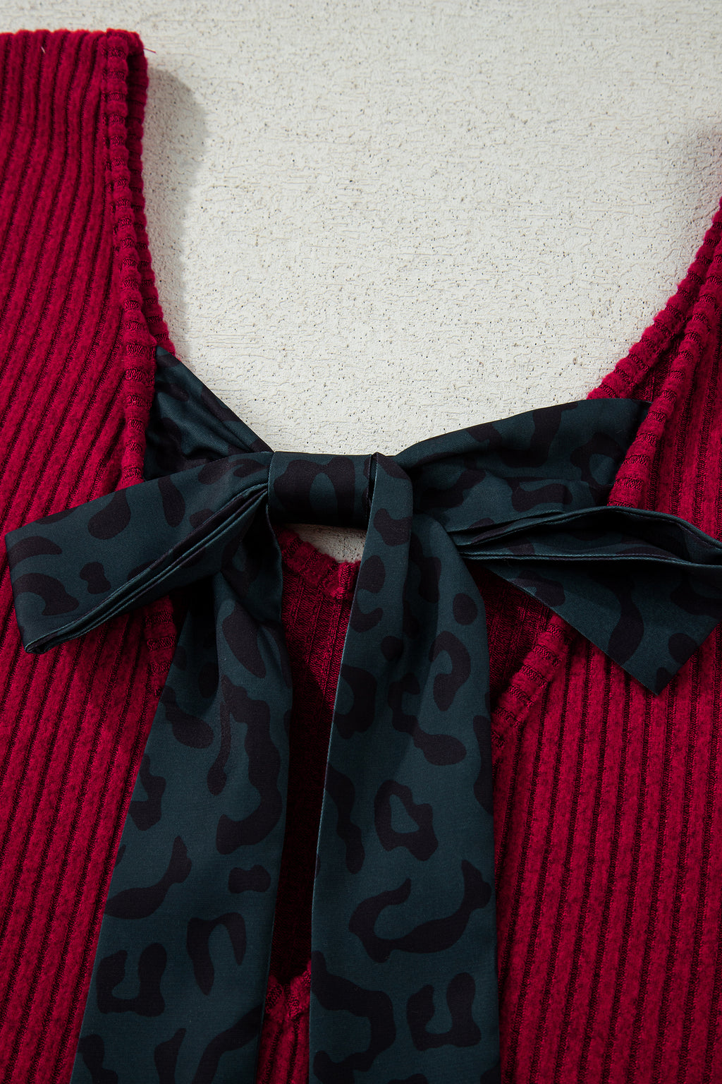 Ribbed V Neck Bow Back Drop Shoulder Long Sleeve Top | Red & Taupe