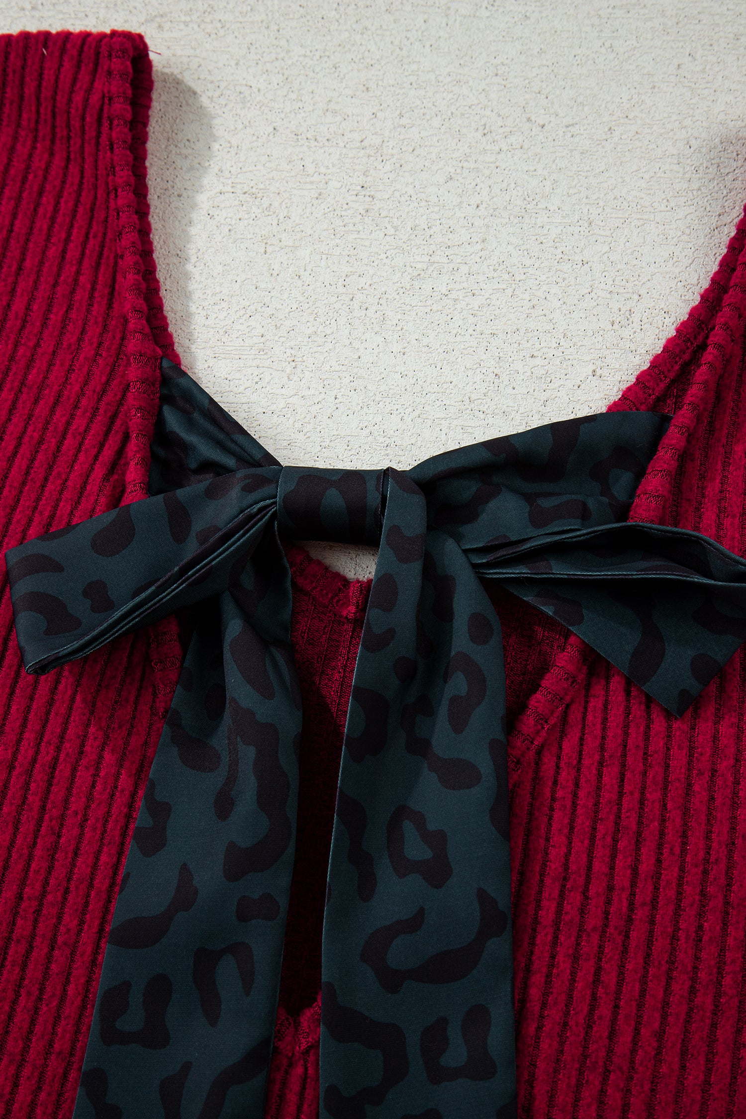 Ribbed V Neck Bow Back Drop Shoulder Long Sleeve Top | Red & Taupe
