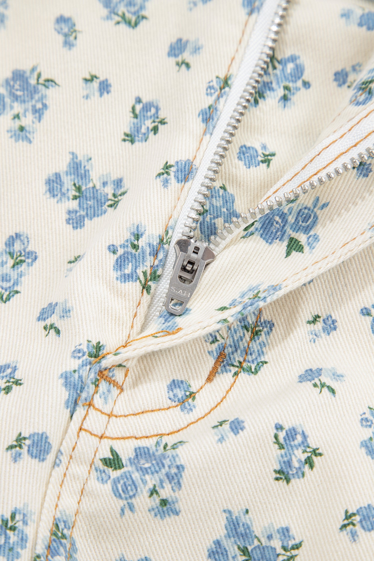 Beige Grommet Knot Waist Floral Barrel Leg Jeans | UK 8–18