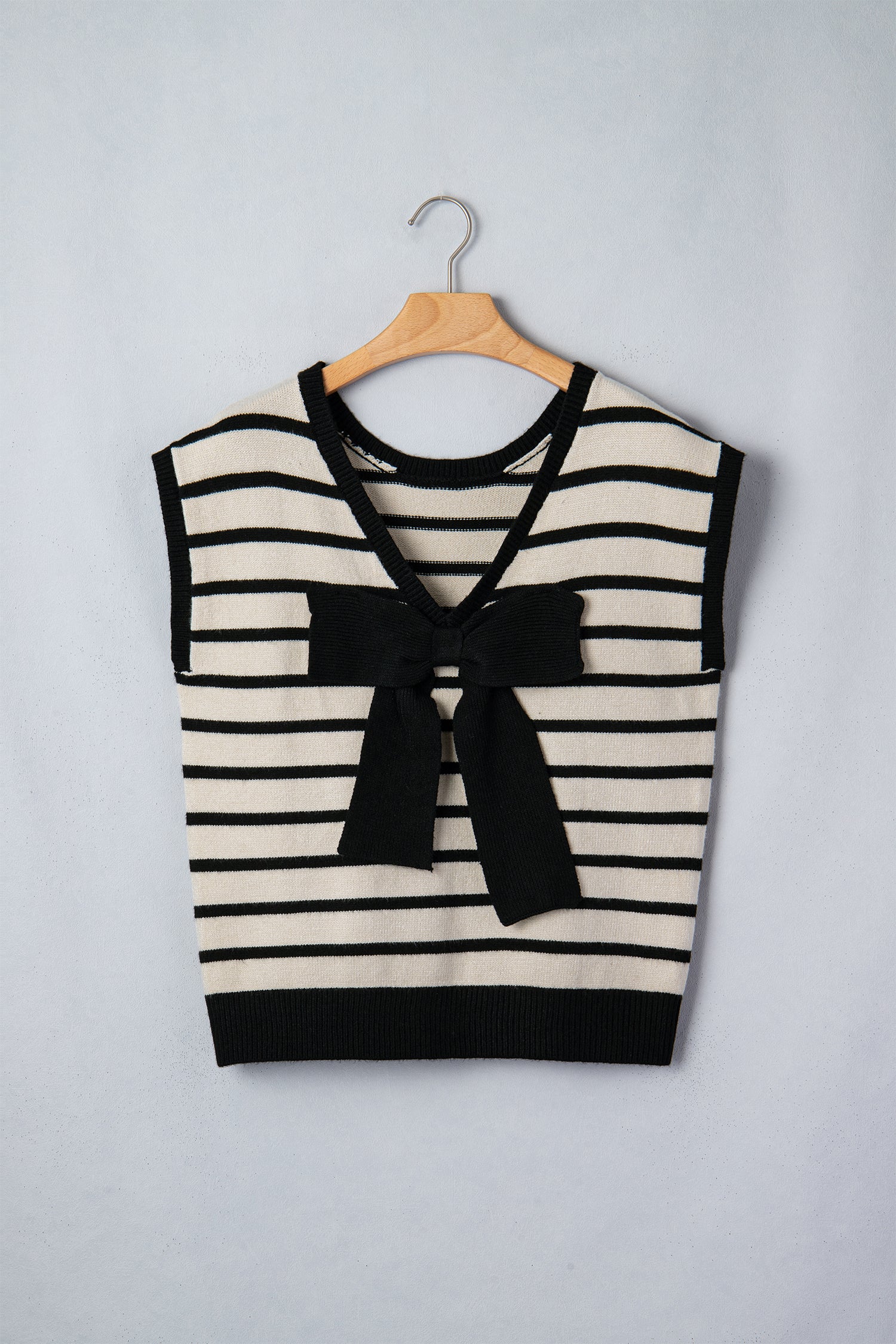 Women's Black Stripe Bow Applique Short Sleeve Sweater at LivelyLooks