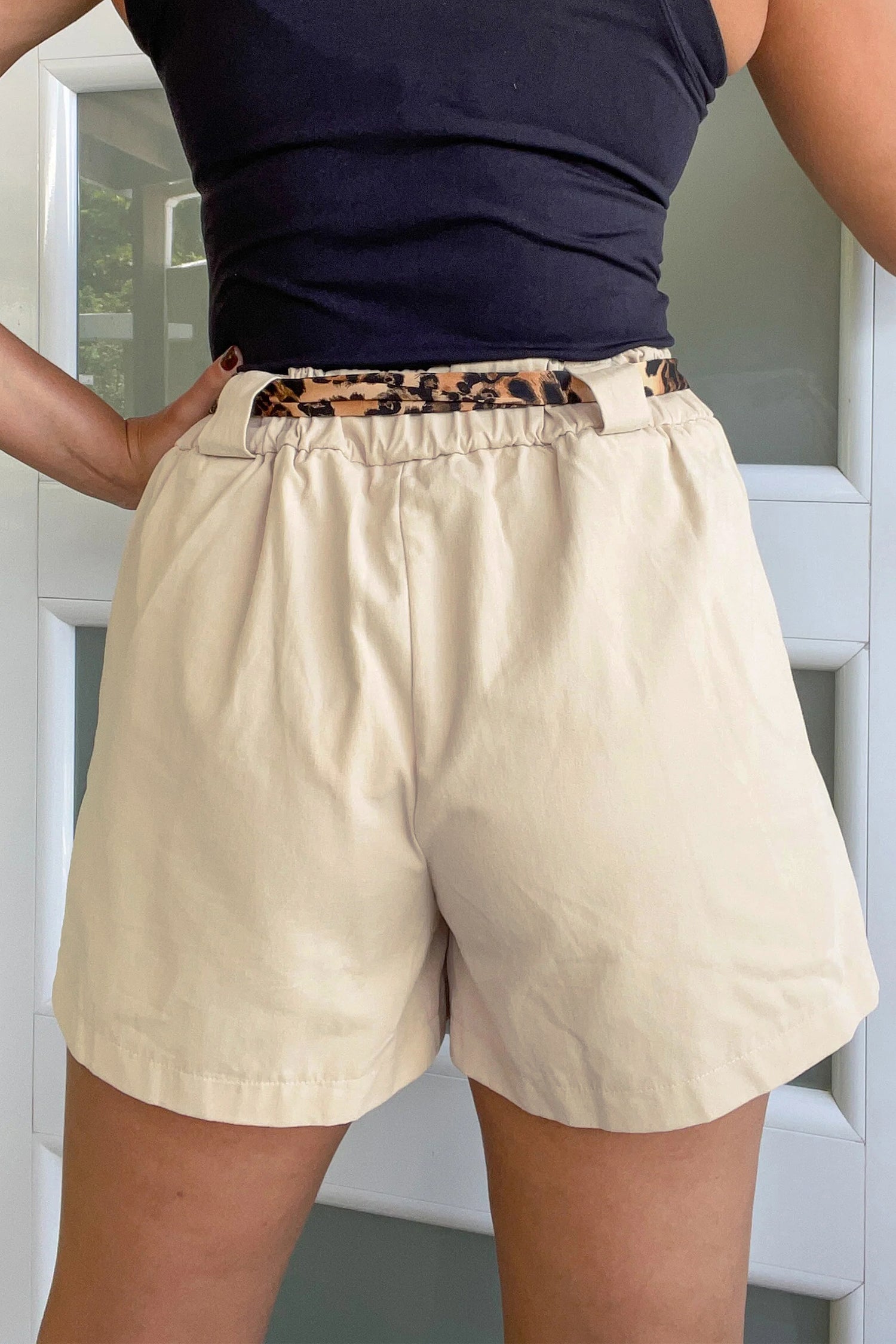 Shop Leopard Contrast Sash Belt Pleated Wide Leg Shorts | Pink & Oatmeal at LivelyLooks