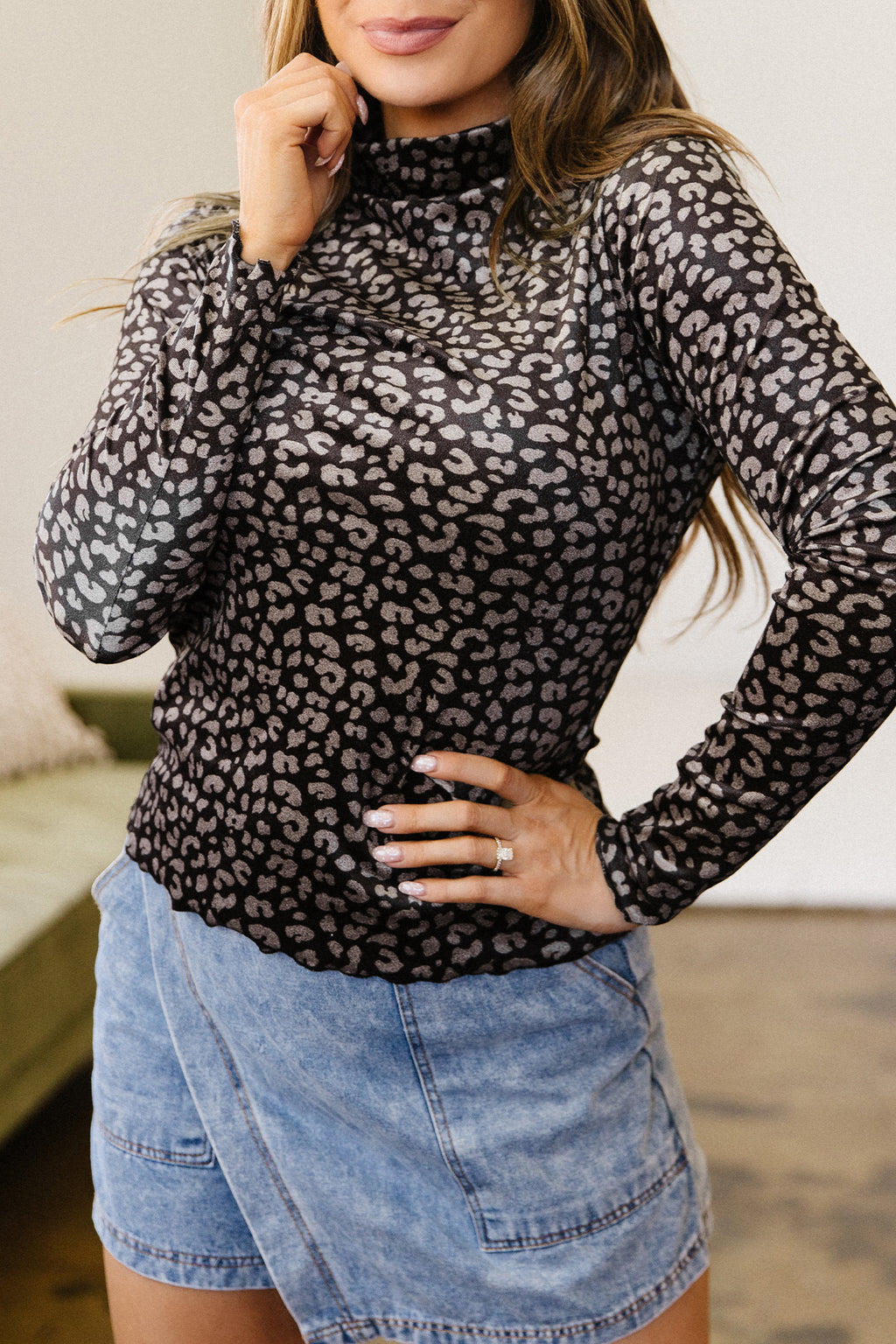 Leopard Print Velvet Long Sleeve Western Pullover Top – Brown